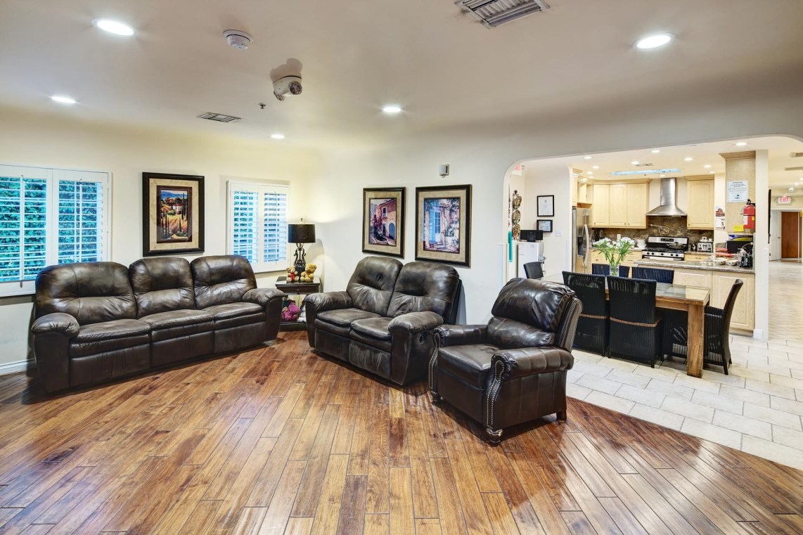1156-North-Gardner (10) 1156 North Gardner St | West Hollywood Senior Care Community